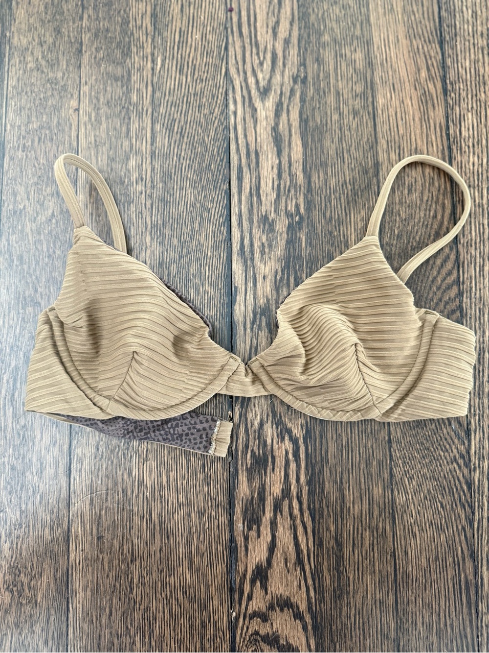 Acacia Manhattan Top in Bear Dual Ribbed, Sz M